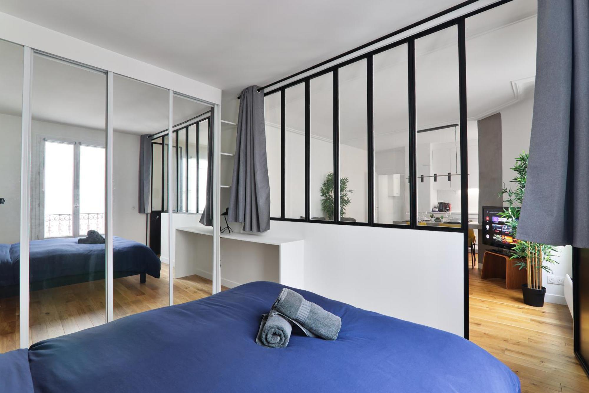 Quartier Montmartre 3 Free Netflix Apartment Paris